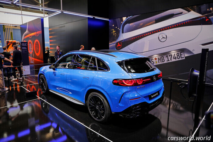 Il capo del design della Mercedes definisce l'IA 'spazzatura' nella progettazione delle auto | Carscoops
